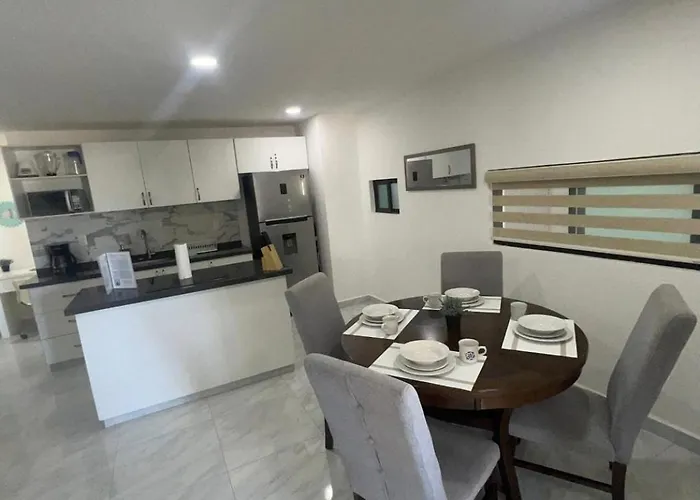 Elegant In An Upscale Building 4*